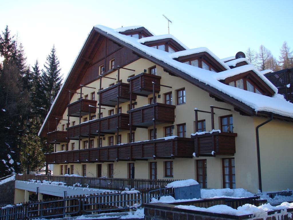 Nevesole Folgarida Resort Aparthotel Luaran gambar